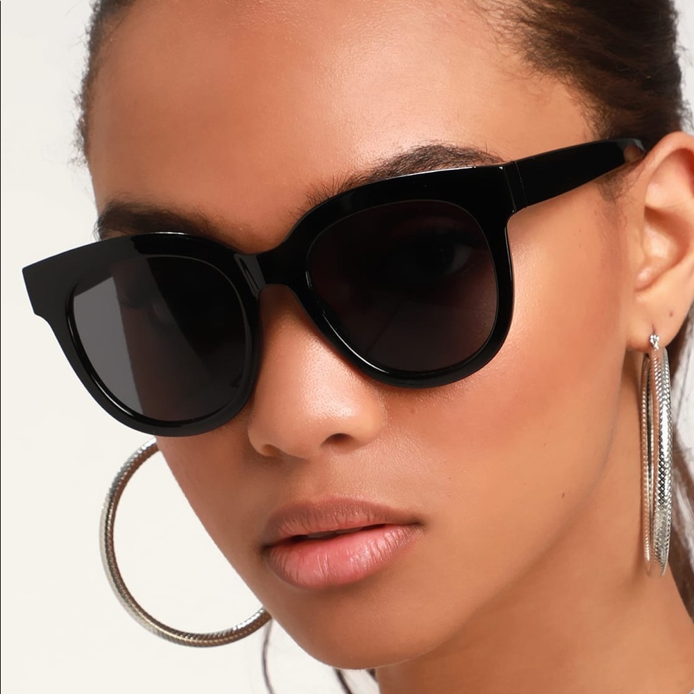 SUNGLASSES